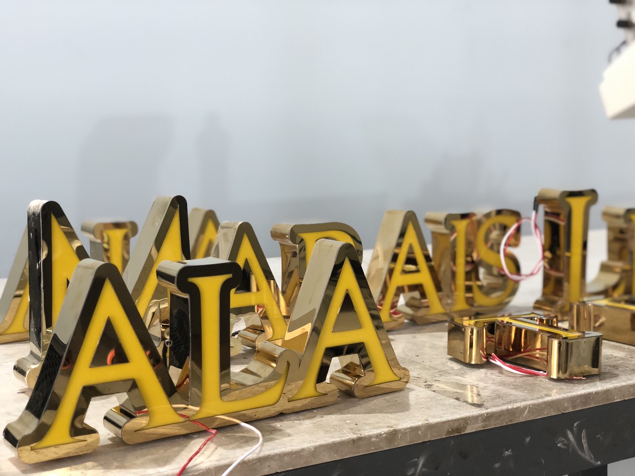 chứ nổi mica tại dak lak